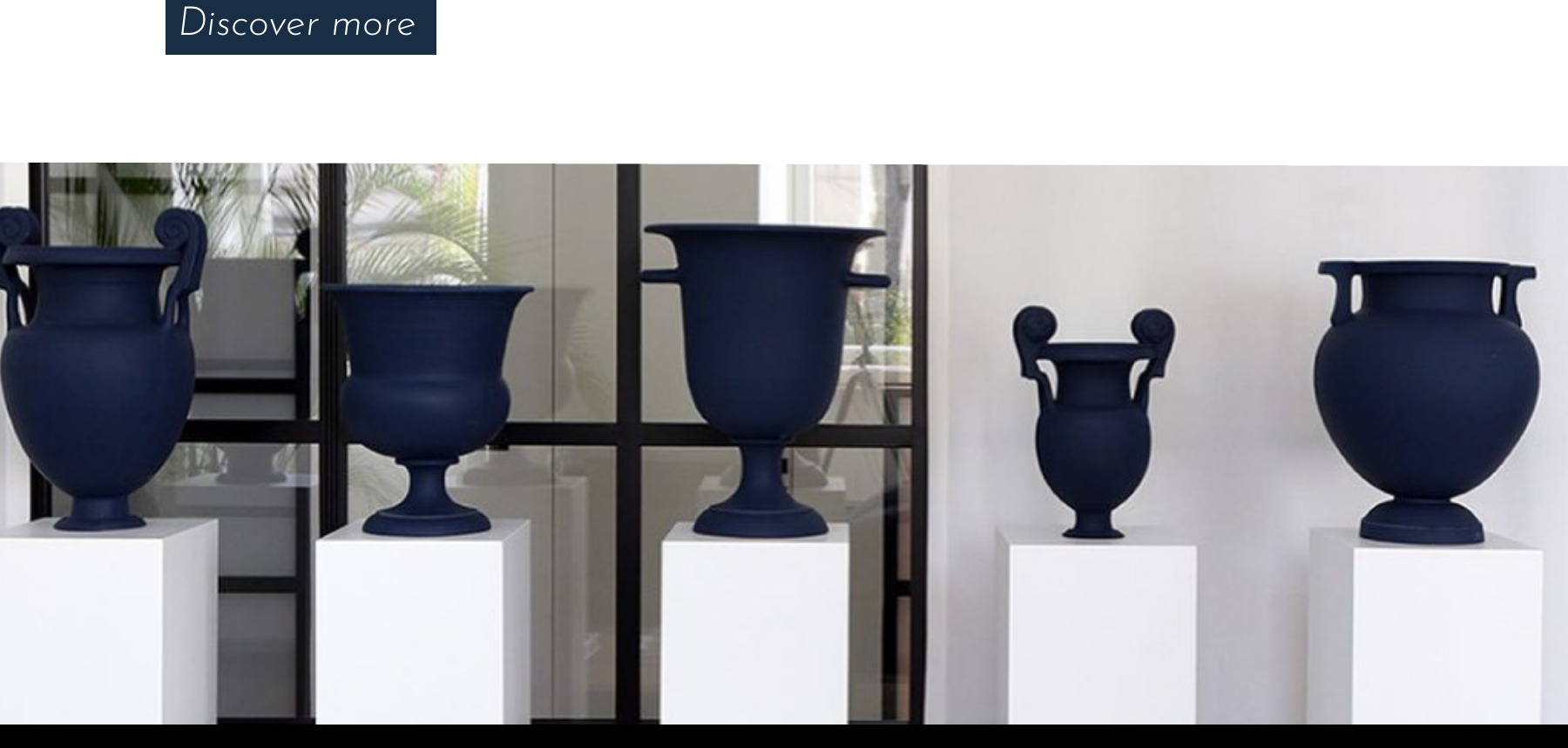 Anfore blu in esposizione